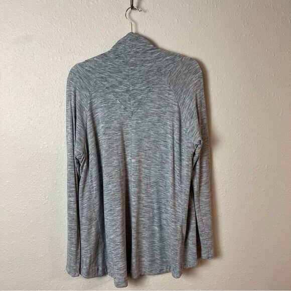 Athleta Nirvana Wear Two Ways Wrap Size Medium - Picture 4 of 4